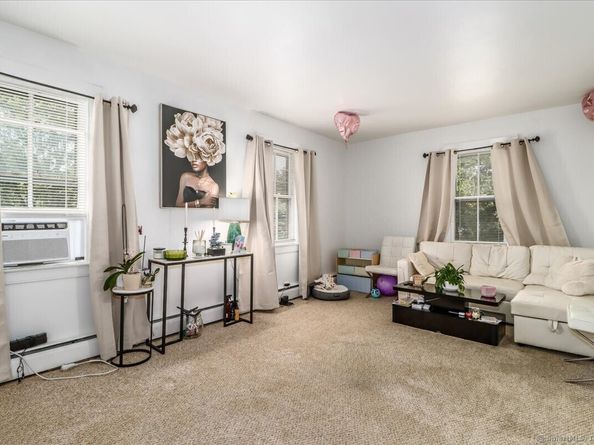 61 Smith Ridge Road, New Canaan CT 06840