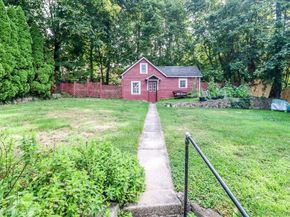 61 Smith Ridge Road, New Canaan CT 06840