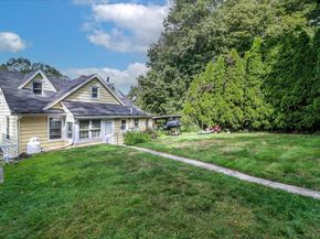 61 Smith Ridge Road, New Canaan CT 06840
