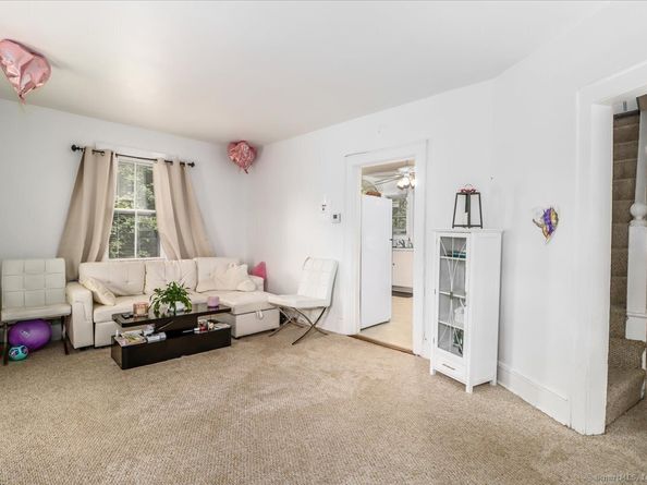 61 Smith Ridge Road, New Canaan CT 06840