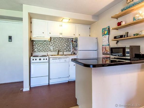 84 Wilton Crest 84, Wilton CT 06897