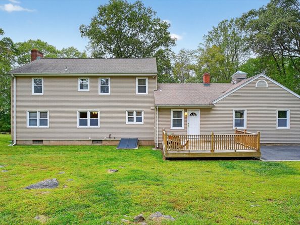 27 W Woodland Drive, Redding CT 06896