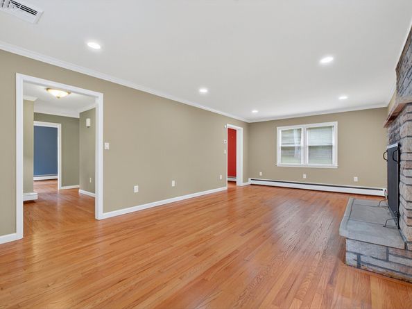 27 W Woodland Drive, Redding CT 06896