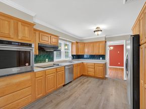 27 W Woodland Drive, Redding CT 06896