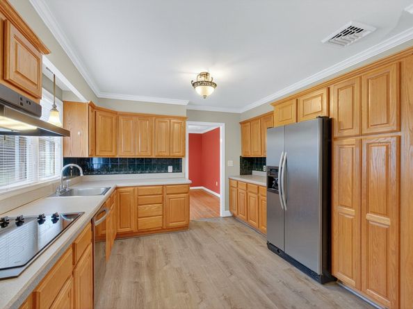27 W Woodland Drive, Redding CT 06896