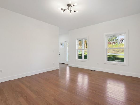 19A Apache Drive, Brookfield CT 06804
