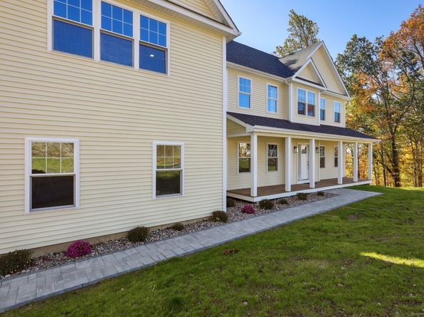 19A Apache Drive, Brookfield CT 06804