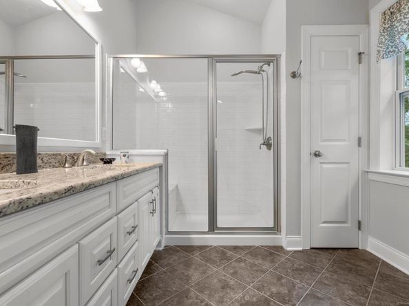 560 River Road APT 1, Shelton CT 06484