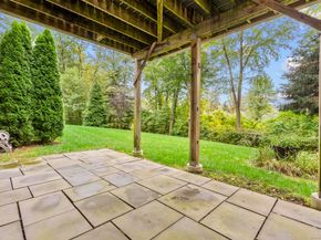 560 River Road APT 1, Shelton CT 06484