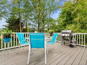 560 River Road APT 1, Shelton CT 06484