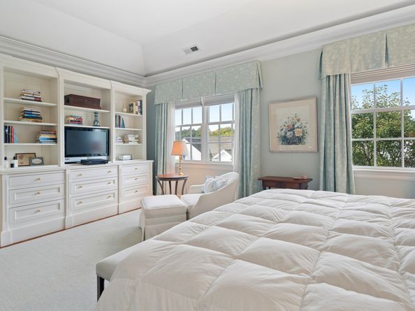 197 Park Street 13, New Canaan CT 06840