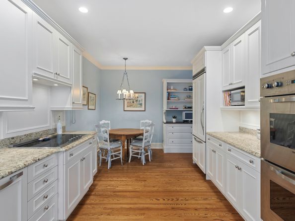197 Park Street 13, New Canaan CT 06840