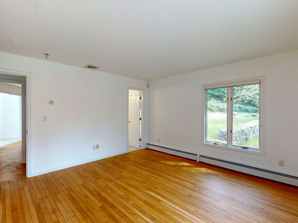 110 Erskine Road, Stamford CT 06903