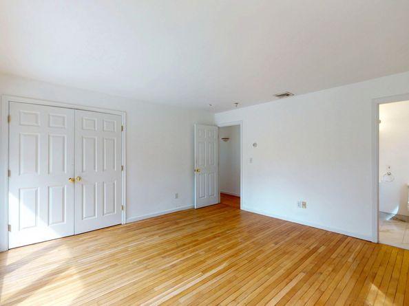 110 Erskine Road, Stamford CT 06903