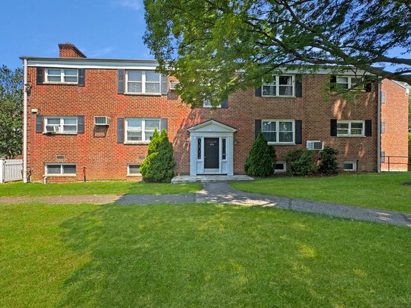 104 Strawberry Hill Avenue 2, Stamford CT 06902