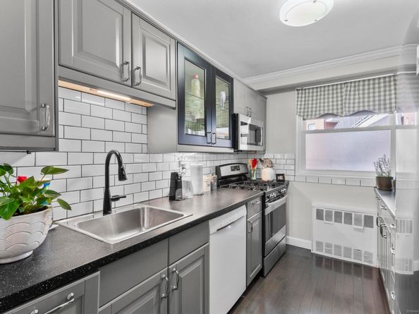 91 Strawberry Hill Avenue APT 837, Stamford CT 06902