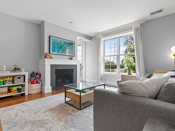 77 Havemeyer Lane 313, Stamford CT 06902
