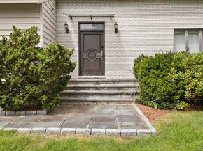 86 Coachlamp Lane, Stamford CT 06902