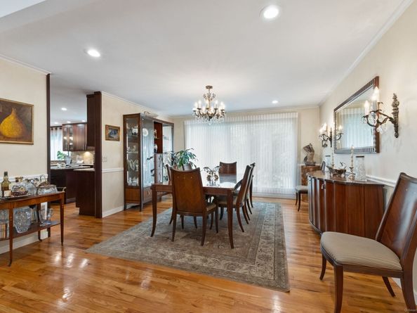 86 Coachlamp Lane, Stamford CT 06902