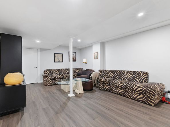 86 Coachlamp Lane, Stamford CT 06902