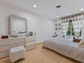 86 Coachlamp Lane, Stamford CT 06902