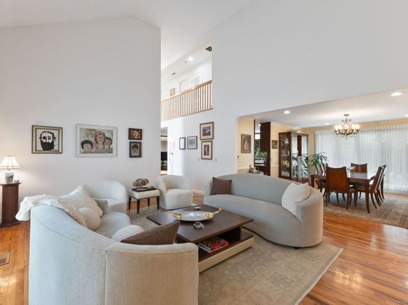 86 Coachlamp Lane, Stamford CT 06902