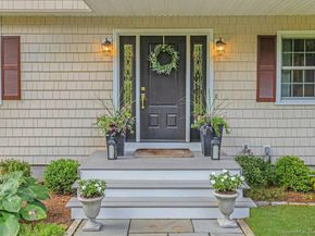125 Wilton Road W, Ridgefield CT 06877