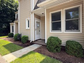 30 De Bera Lane APT 2, Stamford CT 06902