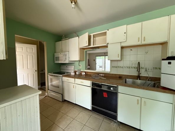 30 De Bera Lane APT 2, Stamford CT 06902