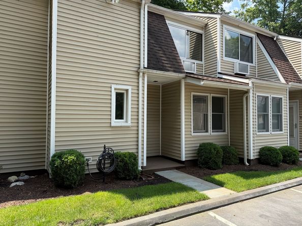 30 De Bera Lane APT 2, Stamford CT 06902