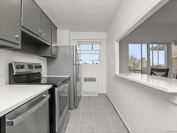 80 Cartright Street 8B, Bridgeport CT 06604