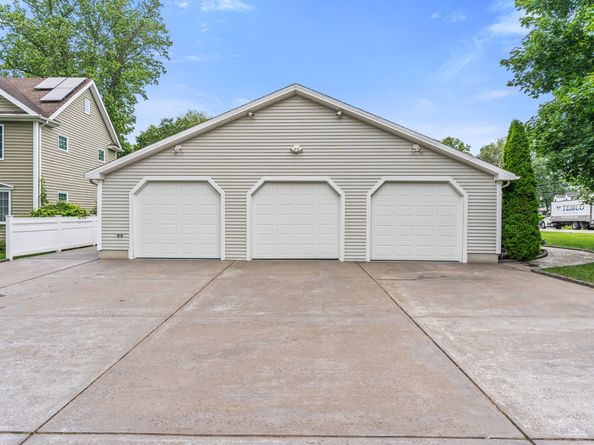 3657 Park Avenue, Fairfield CT 06825