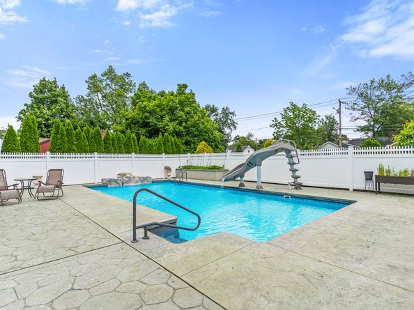 3657 Park Avenue, Fairfield CT 06825