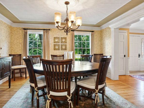 152 Long Lots Road, New Canaan CT 06840