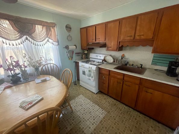 Bld 69 Court D Court 82, Bridgeport CT 06610