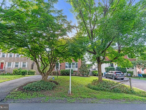 1218 Kensington Road, Mclean VA 22101