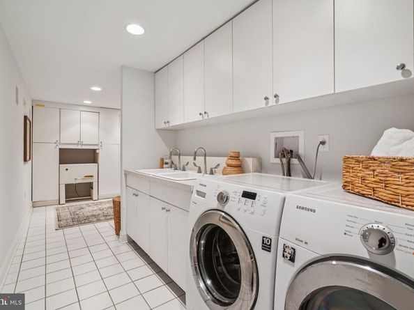 1818 Delancey Street, Philadelphia PA 19103