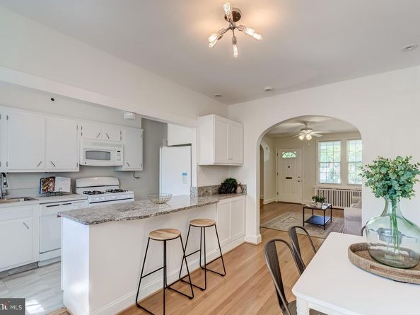 2217 39TH Place NW, Washington DC 20007