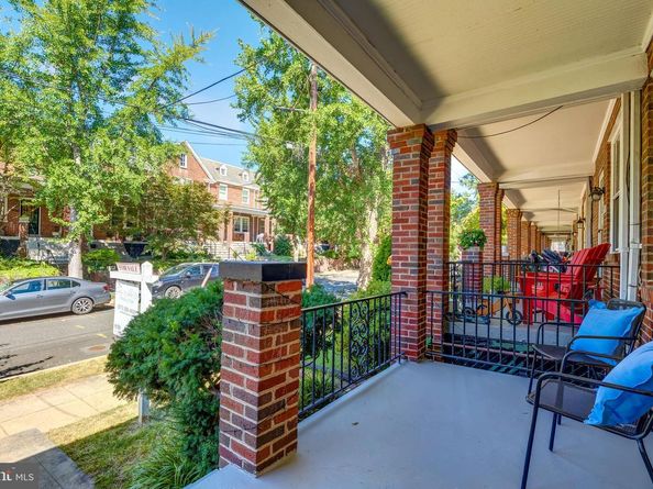 2217 39TH Place NW, Washington DC 20007