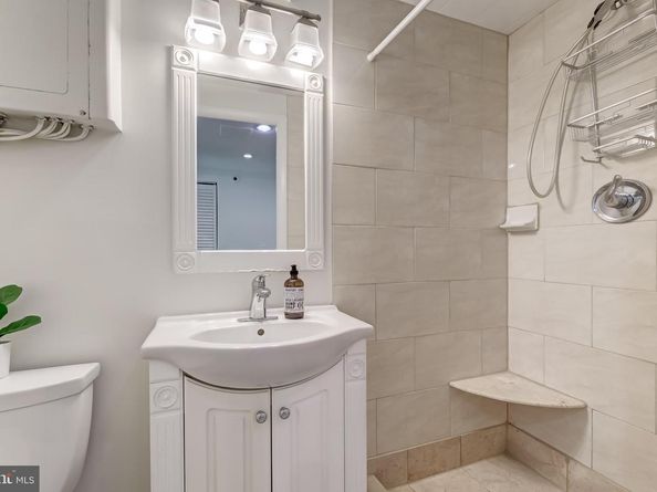 2217 39TH Place NW, Washington DC 20007