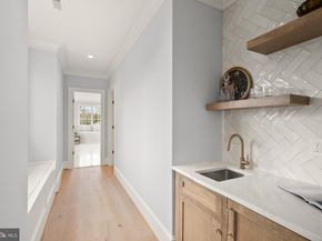 3941 N Glebe Road, Arlington VA 22207