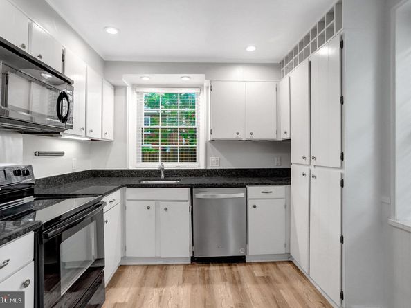 3004 S Columbus Street S A2, Arlington VA 22206
