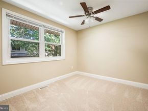 86 Sugarland Run Drive, Sterling VA 20164