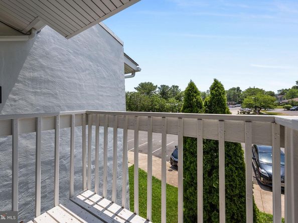 86 Sugarland Run Drive, Sterling VA 20164
