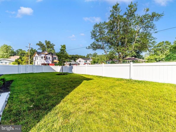 1009 Hillcrest Drive SW, Vienna VA 22180