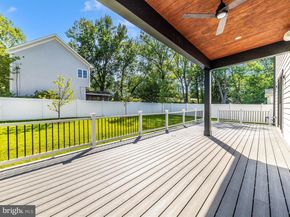 1009 Hillcrest Drive SW, Vienna VA 22180