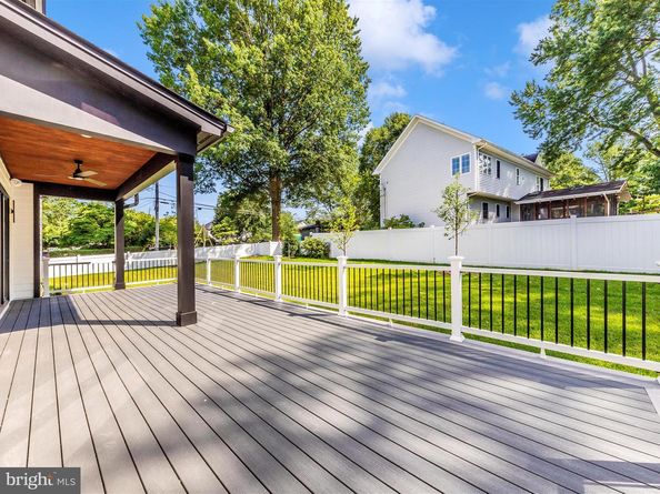 1009 Hillcrest Drive SW, Vienna VA 22180