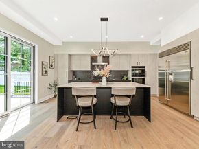 1009 Hillcrest Drive SW, Vienna VA 22180
