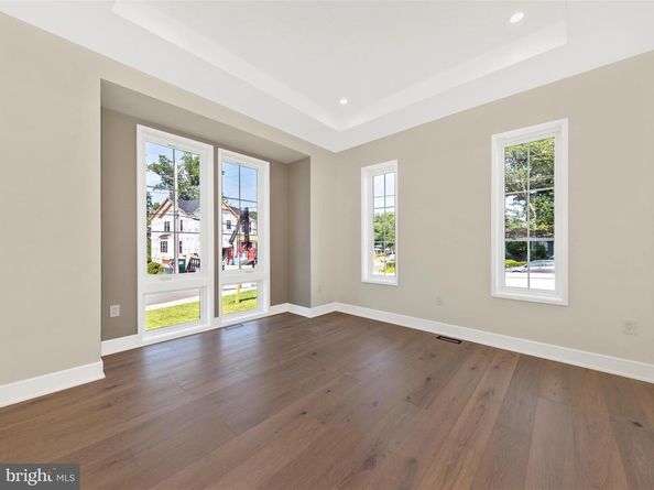 1009 Hillcrest Drive SW, Vienna VA 22180