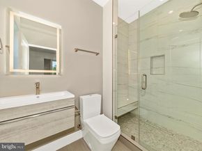 1009 Hillcrest Drive SW, Vienna VA 22180